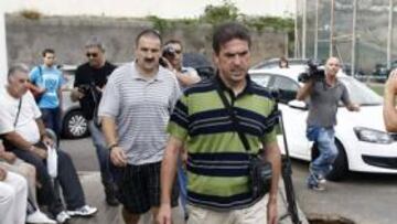 <b>DESPEDIDA. </b>Arconada acudió a El Mundialito para despedirse de los que han sido sus jugadores.