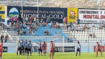 <b>DEBUT. </b>Este es el aspecto que presentaba el Escribano Castilla de Motril en el estreno en casa del pasado sábado del Granada 74.