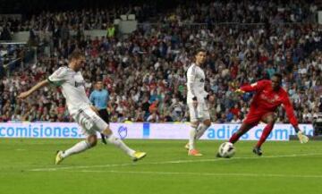 4-2. Benzema anota el cuarto gol.