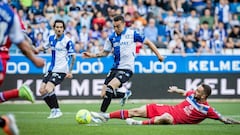 Escalante avanza ante el Espanyol.