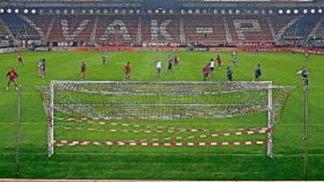 <b>PREPARADOS. </b>Los jugadores del Getafe se ejercitaron ayer por la tarde en el Arke Stadion, con la lluvia como invitada, y ya están listos para encarar el decisivo partido de hoy ante el Twente.