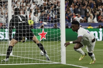 Vinicius marcó así el gol que le dio el título al Madrid.