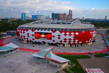 Se juega en el Otkrytie Arena, con capacidad para 60 mil personas. Allí hace de local el Spartak. Moscú es la capital del país y tiene más de 12 millones de habitantes. 