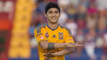 Foto de accion durante el juego Potros de Hierro del Atlante vs Tigres UANL , Liga BBVA Bancomer MX / Temporada 2013-2014 / Torneo Clausura / Jornada 14, En la foto: ALAN PULIDO
 
 06-Abril-2014/ MEXSPORT/Roberto Fernandez.
 
 Estadio : Quintana Roo
 
 