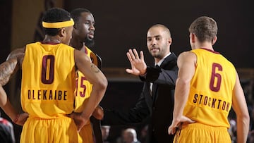 CANTON, OH - NOVEMBER 14:  Joe Harris #12 of the Canton Charge drives to the hoop against Terry Rozier #7 of the Maine Red Claws at the Canton Memorial Civic Center on November 14, 2015 in Canton, Ohio. NOTE TO USER: User expressly acknowledges and agrees that, by downloading and/or using this Photograph, user is consenting to the terms and conditions of the Getty Images License Agreement. Mandatory Copyright Notice: Copyright 2015 NBAE (Photo by David Liam Kyle/NBAE via Getty Images)
 Jordi Fern&aacute;ndez
  PUBLICADA 11/06/16 NA MA47 4COL