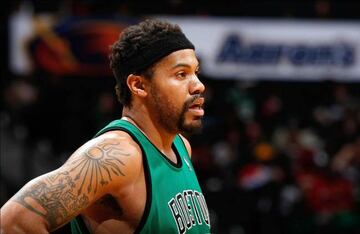 Rasheed Wallace y su tatuaje m&aacute;s famoso en el brazo