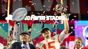 GLENDALE, ARIZONA - FEBRUARY 12: Patrick Mahomes #15 of the Kansas City Chiefs celebrates with the the Vince Lombardi Trophy after defeating the Philadelphia Eagles 38-35 in Super Bowl LVII at State Farm Stadium on February 12, 2023 in Glendale, Arizona. Christian Petersen/Getty Images/AFP (Photo by Christian Petersen / GETTY IMAGES NORTH AMERICA / Getty Images via AFP)