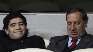Bilardo: "Maradona debe estar tranquilo"