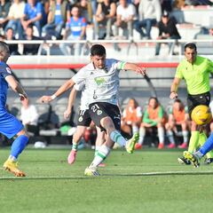 El Racing pesca los tres primeros puntos del año en el naufragio azul