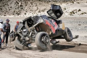 Octava etapa, Salta-Belén.  El coche del piloto francés Sebastien Loeb.