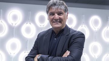 El entrenador de tenis Toni Nadal posa durante un evento en las Finales de la Copa Davis de 2019.