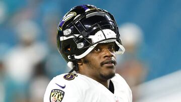 El quarterback Lamar Jackson no practicó durante toda la semana debido a una enfermedad y su participación contra los Chicago Bears está en duda.