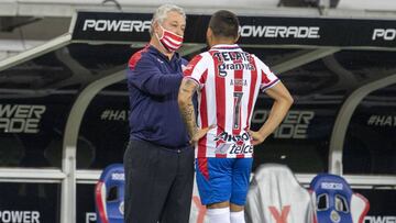 Vucetich: &quot;Chivas no puede prescindir de Antuna y Vega&quot;