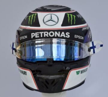 Parte delantera del casco del piloto finlandés Valtteri Bottas de Mercedes.