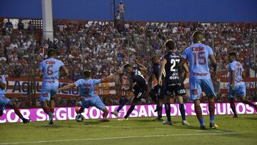 Unión y Arsenal empatan sin goles en Santa Fe