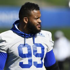What caused the Rams’ Aaron Donald to beat Bengals players with their own helmets?