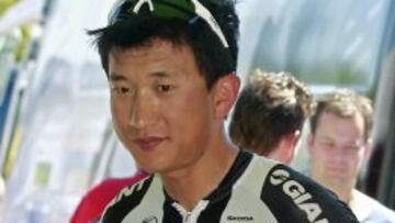 PENSATIVO. Chen Ji est&aacute; haciendo historia en este Tour de Francia.
 
