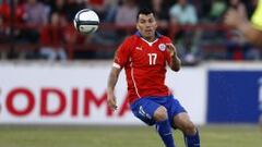 Medel no tiene problemas para jugar en cualquier puesto en la Roja.