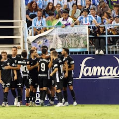 El Elche asalta la garita del Málaga con goles y espectáculo
