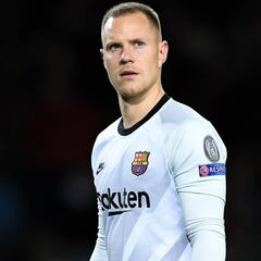 Barcelona's Ter Stegen has knee tendon treatment
