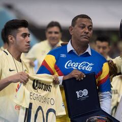 Carlos Santos claims to have done more for America than Herrera