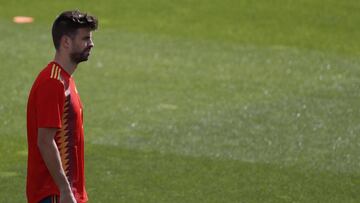 GRAF3609. MADRID (ESPA&Ntilde;A), 05/06/2018.- El defensa Gerard Piqu&eacute; durante el entrenamiento de la Selecci&oacute;n Espa&ntilde;ola en la Ciudad del F&uacute;tbol de las Rozas.- EFE/JAVIER LIZ&Oacute;N