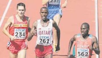 <b>PODER NEGRO. </b>El keniano Koech y el qatarí Obaid preceden al español Pentinel en Helsinki. 2005.