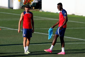 Samu Omorodion se ejercita junto a Sa¨²l con el Atl¨¦tico.
