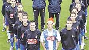 <b>SON TRES TRIUNFADORES.</b> Dani Ballart, Gemma Mengual y Carlos García son la cara guapa del Espanyol, los triunfadores de 2003. Aprovechan las páginas de AS para mandar un mensaje de ánimo a la afi ción blanquiazul. No es momento para recordar las penas, pero sí de aunar esfuerzos con el fin de salvar una categoría que no debería perderse jamás. Feliz Navidad.