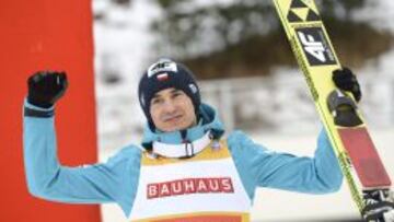 Stoch refuerza su liderato con su quinta victoria en Lahti