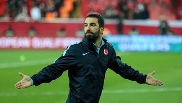 ESKISEHIR, TURKEY - OCTOBER 6 :  Arda Turan of Turkey gestures as he warms up ahead of 2018 FIFA World Cup European Qualification Group I match between Turkey and Iceland in Eskisehir, Turkey on October 6, 2017. (Photo by Sergen Sezgin/Anadolu Agency/Gett