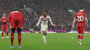 Amad Diallo celebra el 2-2 final anotado por el Manchester United ante el Liverpool durante la disputa de la jornada 20 de la Premier League.