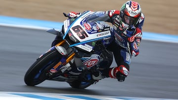 Jonathan Rea, con su Yamaha en el test de SBK en Jerez.