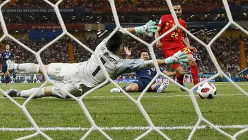 Rostov-on-don (Russian Federation), 02/07/2018.- Nacer Chadli of Belgium (R) scores the winning goal during the FIFA World Cup 2018 round of 16 soccer match between Belgium and Japan in Rostov-On-Don, Russia, 02 July 2018. Belgium won 3-2. 
 
 (RESTRICTIONS APPLY: Editorial Use Only, not used in association with any commercial entity - Images must not be used in any form of alert service or push service of any kind including via mobile alert services, downloads to mobile devices or MMS messaging - Images must appear as still images and must not emulate match action video footage - No alteration is made to, and no text or image is superimposed over, any published image which: (a) intentionally obscures or removes a sponsor identification image; or (b) adds or overlays the commercial identification of any third party which is not officially associated with the FIFA World Cup) (Mundial de F&uacute;tbol, B&eacute;lgica, Rusia, Jap&oacute;n) EFE/EPA/SHAWN THEW EDITORIAL USE ONLY