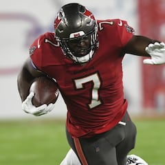 Reporte: Buccaneers extienden a Leonard Fournette por tres campañas