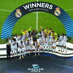 Vini le paga una Copa a Mbappé