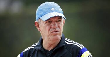 Aguirre calls up 13 foreign-based players for Egypt game