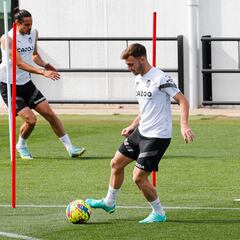 Baraja imprime intensidad en una sesión marcada por las ausencias