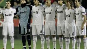 <b>SUPLENTES, SUPLENTÍSIMOS. </b>Esta foto no volverá a verse en lo que resta de temporada. La mayoría de suplentes alineados por Mourinho no pasaron el corte. Muy mal.