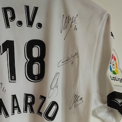 Las peñas del Valencia rechazan regalos del club