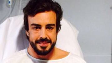 Fernando Alonso manda saludos desde el hospital