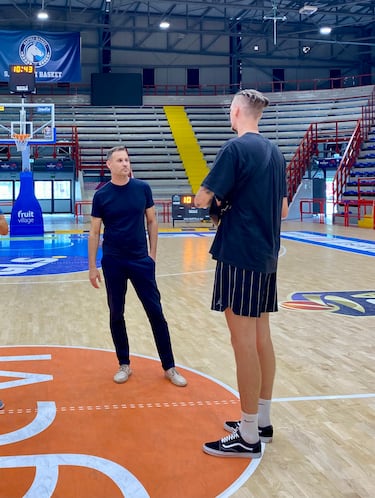 ¡°N¨¢poles puede ser grande tambi¨¦n en baloncesto¡±