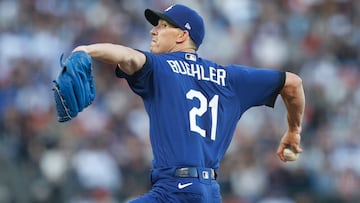 SAN FRANCISCO, CALIFORNIA - JUNE 10: Walker Buehler #21 of the Los Angeles Dodgers pitches in the bottom of the first inning. against the San Francisco Giants at Oracle Park on June 10, 2022 in San Francisco, California.   Lachlan Cunningham/Getty Images/AFP
== FOR NEWSPAPERS, INTERNET, TELCOS & TELEVISION USE ONLY ==