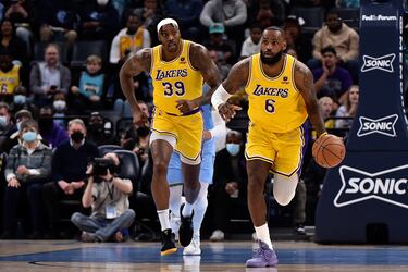 8 veces all star, campeón olímpico, 3 veces elegido mejor defensor. Tras un primer paso, 2012/13 por los Lakers, un veterano Howard de 34 firmó con los Lakers en 2019, allí aceptó un papel secundario, centrado en defensa, rebotes y presencia física en la pintura. Fue un pilar en la segunda unidad y aportó energía y experiencia al equipo que consiguió el título de la NBA en 2020.