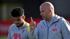 Cuestionan a Slot por elegir a Gakpo y dejar salir a Luis Díaz