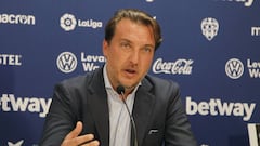 Quico Catalán: "Es una vergüenza; soy un enamorado del VAR, pero no me lo creo..."