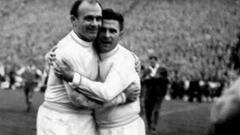 Di St&eacute;fano y Puskas festejan el final de la Copa de Europa ante el Eintracht. Aquel d&iacute;a el primero marc&oacute; tres goles y el h&uacute;ngaro, cuatro.