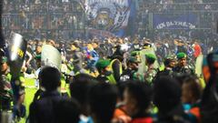 At least 174 people have been killed in a crush at an Indonesian soccer match in the province of East Java on Saturday.