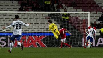 Benfica sin Raúl Jiménez, cierra su pésima actuación en Champions ante Basilea