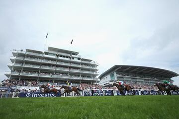 Baile de sombreros en el "Ladies Day" de Epsom